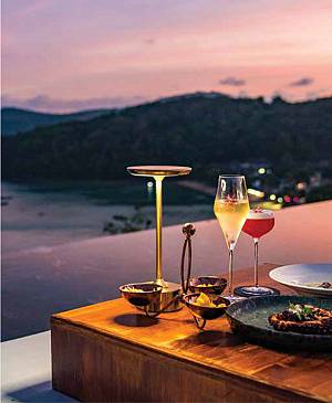 Φωτιστικό επαναφορτιζόμενο Led 3w 3CCT Dimmable χρυσό ματ