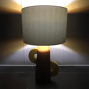 HATCUS ΦΩΤΙΣΤΙΚΟ ΕΠΙΤΡΑΠΕΖΙΟ 30.7x30.7x52.5cm POLYRESIN ΜΠΕΖ ΥΦΑΣΜΑ ΛΕΥΚΟ