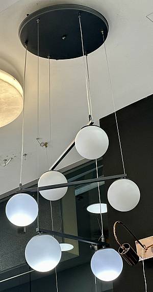 Γυάλινο πολύφωτο