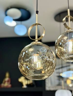 Γυάλινο πολύφωτο