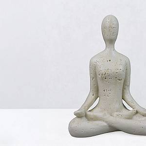 MORPH III ΔΙΑΚΟΣΜΗΤΙΚΟ ΣΩΜΑ 13x7.5x17.5cm RESIN ΜΠΕΖ