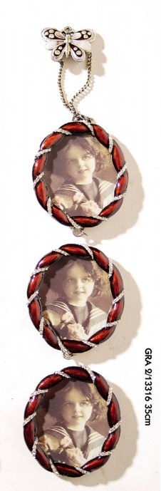 Κορνίζα Τοίχου Τριπλή