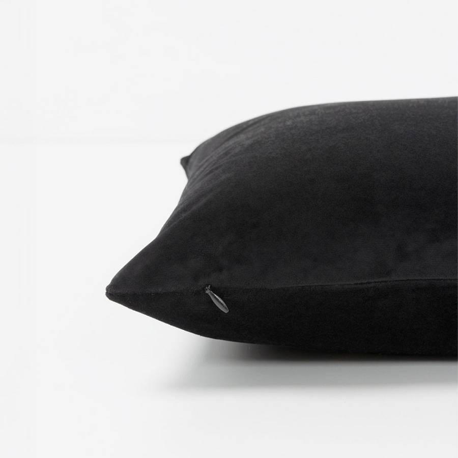 PANTHER ΔΙΑΚΟΣΜΗΤΙΚΟ ΜΑΞΙΛΑΡΙ 45x45cm ΒΕΛΟΥΔΟ ΜΑΥΡΟ