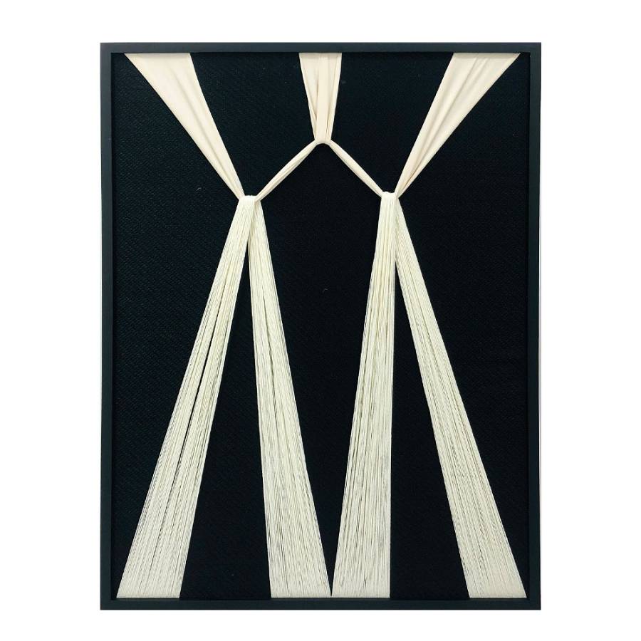 GENTLE WHISPERS ΠΙΝΑΚΑΣ ΔΙΑΚΟΣΜΗΣΗΣ 60x80x3cm ΞΥΛΟ ΜΑΥΡΟ ΛΕΥΚΟ ΝΗΜΑ ΜΑΥΡΟ