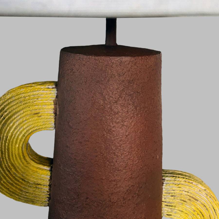 HATCUS ΦΩΤΙΣΤΙΚΟ ΕΠΙΤΡΑΠΕΖΙΟ 30.7x30.7x52.5cm POLYRESIN ΜΠΕΖ ΥΦΑΣΜΑ ΛΕΥΚΟ