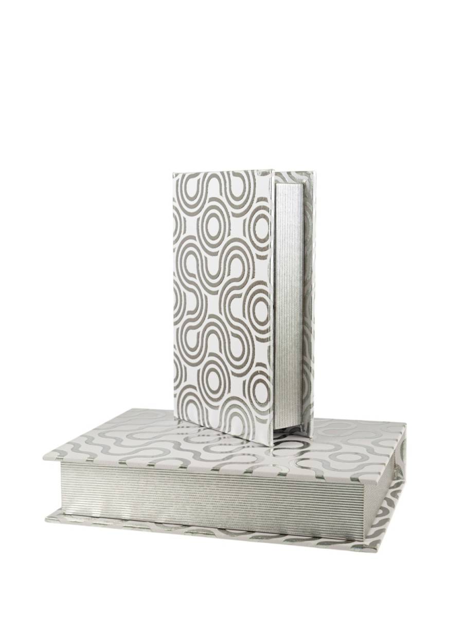 ΣΕΤ ΔΥΟ ΒΙΒΛΙΑ ΑΣΗΜΙ ΛΕΥΚΟ ΣΧΕΔΙΟ 31,5Χ22,5Χ6,5ΕΚ ΚΑΙ 26,5Χ17,5Χ5ΕΚ